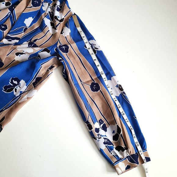 Vintage Koret long sleeves blouse with off center buttons down and bow. - Picture 12 of 14